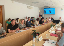 Депутаты Камышинской городской думы доложили, что на личные деньги купили  материал на сети для СВО