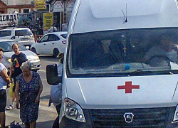 В Камышине трехлетняя девочка упала из окна квартиры на первом этаже