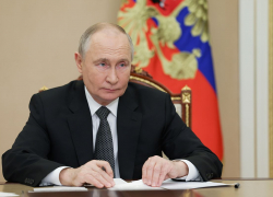 Путин объявил перемирие в дни 80-летия Победы