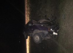 Пострадавшие чудом выжили в легковушке, превратившейся в гору железа