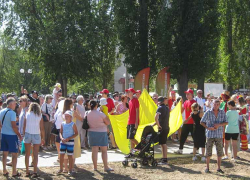 Станислав Зинченко распорядился установить на Арбузном фестивале достаточное количество "рамок", туалетов и урн, а также предусмотреть защиту камышан от ЧС