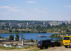 Камышинксая городская прокуратура выяснила, что опытный и крановый заводы загрязняют атмосферу в городе, и наказала их директоров 