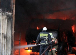 В Камышине загорелся гараж на улице Гороховской