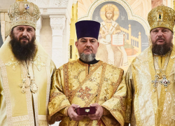 Протодиакон Георгий Матвеев из Никольского кафедрального собора Камышина удостоен нагрудного знака «Наследники Александра Невского»