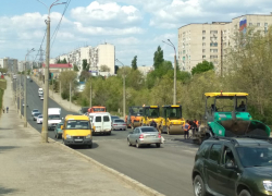 В Камышине реконструкция участка дорожного полотна по улице Базарова близка к завершению