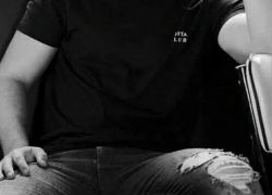 Пациент разъярился из-за очереди в поликлинике и с кулаками набросился на врача