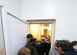 Губернатор Андрей Бочаров поручил властям Камышина срочно найти  место под строительство новой поликлиники за полтора миллиарда рублей
