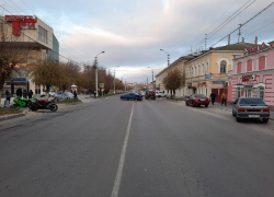 В Камышине на улице Пролетарской мотоциклиста на "Ямахе" не пропустил водитель "Дэу", и парень разбился