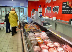 Жители Волгоградской области идут к концу года со "скукоживающимися" зарплатами