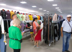 Цены на одежду для школьников в камышинских магазинах приблизились к стоимости одежды для взрослых