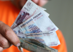 Президент считает, что те, кто имеет в банке миллион или больше, должен с дохода по процентам 13% отдать в качестве налога государству