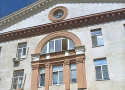 В Камышине соседи по общежитию крепко выпили, а потом один другому вспорол живот