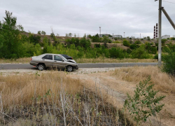 В поселке Соколовка Камышина водитель врезался в столб и срочно доставлен в больницу