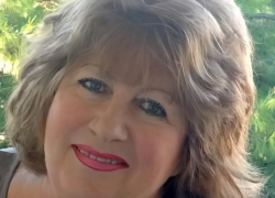 Редактор Ирина Маслова: "Мои поздравления с Днем российской прессы посетителям сайта "Блокнот Камышина" - читательской аудитории номер один в городе!"