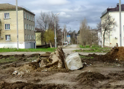 На известном захламленном "пятачке на Молодежке" в Камышине началась расчистка будущей зоны отдыха