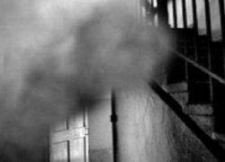 В Камышине пожарным пришлось эвакуировать 35 человек из-за загоревшегося в подвале многоэтажки мусора