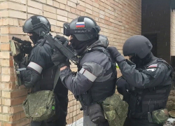 В Волгограде ФСБ и Росгвардия взяли штурмом подпольное игорное заведение