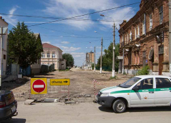 Аудиторы Камышина выяснили, что городской бюджет "захлебывается" из-за роста зарплат чиновников и бюджетников и не финансирует программы развития