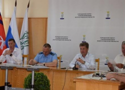 Камышинские чиновники решили "стабилизировать обстановку с гибелью людей на пожарах" и  вырабатывать "антинаркотическую идеологию"