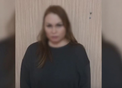 Фигурантка с певучим голосом устроила луковую аферу для предпринимателя с Левобережья в Волгоградской области (ВИДЕО)