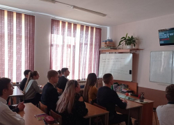«Все боятся возмутиться»: родители учеников школы №16 Камышина пожаловались на регулярные поборы, - портал V1.RU
