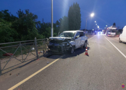 Водитель и пассажиры из двух иномарок попали к хирургам после тяжелого столкновения на трассе между Камышином и Волгоградом