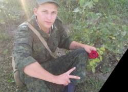 Камышанина Дмитрия Новикова, погибшего в СВО, проводят в последний путь родные, друзья и незнакомые земляки