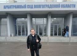 Шесть профессиональных юристов против одного инженера-строителя по фамилии Ярмолович: новые экспертизы в камышинском "деле Норова" и КПК "Честь"