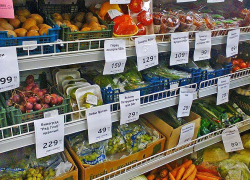 В Камышине "серийный любитель" дармовой выпивки и закуски кирпичом проломил стену торгового павильона, но вынести "набор к столу" не успел