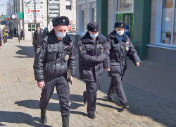В Камышине двое парней силой отобрали у молодого селянина деньги