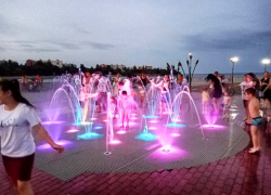 Администрация Камышина объяснила, до какого числа она включила фонтан на набережной только на выходные