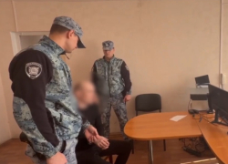 Появилось видео с задержанием подозреваемого в убийстве многодетного отца в магазине "Магнит" на юге Волгограда (ВИДЕО)