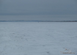 От Быково до границы Камышина по льду Волгоградского водохранилища расширена территория поисков пропавшего рыбака с левого берега Волги