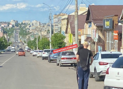 В полиции прокомментировали опасный камышинский сюжет с двумя путешественниками на самокате на проезжей части