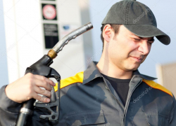 "Толстосумы хотят набить свои карманы деньгами народа - о подорожании бензина", - "Блокнот Волгограда"