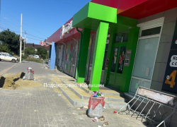 Камышане требуют от властей организовать регулярную очистку урн в центре города