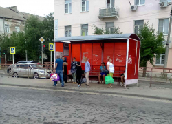Администрация Камышина призвала горожан звонить в полицию, если они увидят на остановках адреса, где продают наркотики