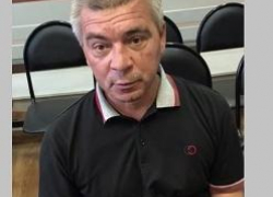 Во время судебного заседания подсудимый выпрыгнул в окно из зала суда