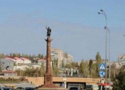"КамышинТеплоЭнерго" вновь будет вскрывать горемычный участок теплотрассы у путепровода с ограничением движения на два дня