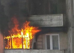 В Камышине загорелся балкон пятиэтажки на третьем городке