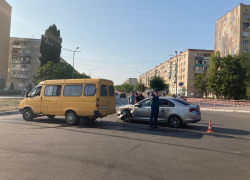 Камышане сняли на видео аварию на перекрестке Некрасова и Ленина с участием "Газели" (ВИДЕО)