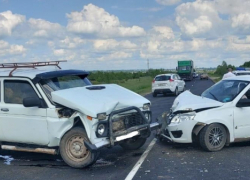 72-летний пенсионер за рулем растерялся на дороге и уложил в больницу вместе с собой еще троих путешественников