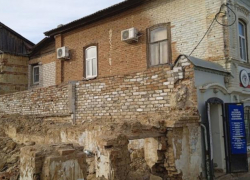 Камышинский городской суд "заступился" за снесенный исторический флигель и велел его восстановить 