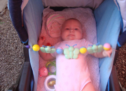 Шок: в Камышине в четвертом микрорайоне мотоциклист сбил коляску с трехмесячным ребенком и скрылся - кроха в больнице