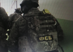 ФСБ предотвратила теракт в Саратовской области: диверсант собирался подорвать автомобиль чиновника