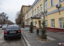 "Стукнет — мало не покажется": волгоградское ведомство экс-мэра Камышина Александра Чунакова попало в "елочно-гирляндный" скандал