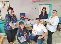 Сотрудники ИК-5 и Камышинской ВК приняли участие благотворительном проекте «Соберем ребёнка в школу»
