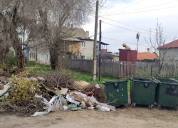 Администрация Камышина пригрозила горожанам большими штрафами за "неправильный" мусор у контейнеров