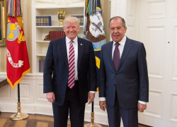 Трамп: Украина должна отдать России Донбасс, иначе она потеряет его военным путем