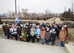 В Камышине состоялся митинг, посвященный Дню Неизвестного солдата